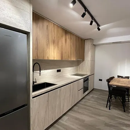 Elite アパート ティラナ